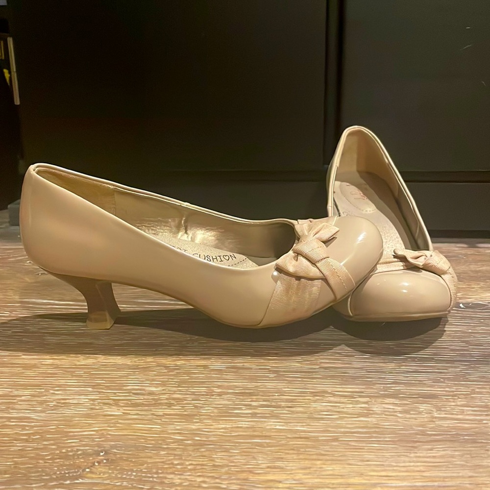 1in Pumps; Size 8.5